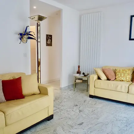 شقة One Bedroom In The Center Of Cannes, Next To The Carlton, A Few Meters From The Croisette - 367